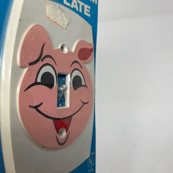 Single Childrens Light Switch Wall Plate Snapit Plastic Pink Pig 1960's - Picture 4 of 4